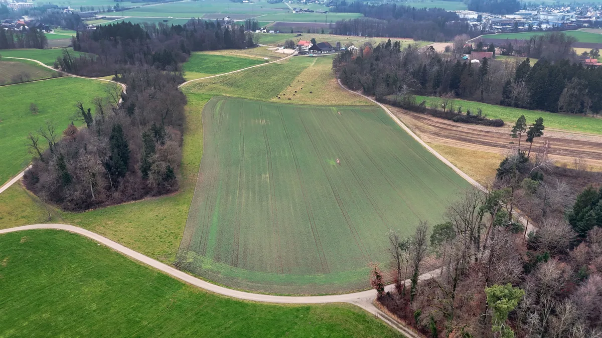 Die geplante Deponie Leerüti aus der Luft.